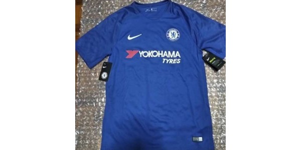 Chelsea trikot ist blauer Ozean